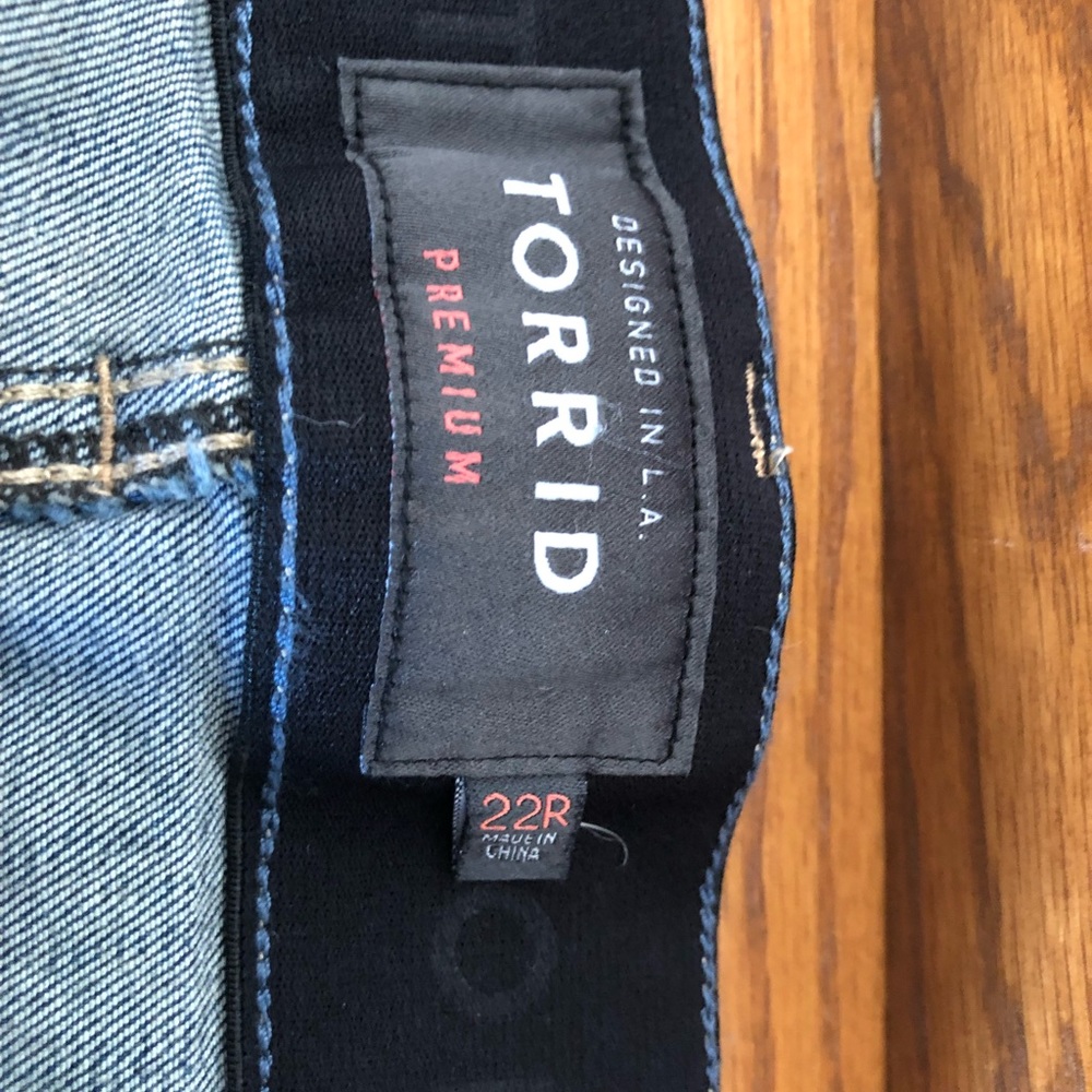 BombShell Skinny Jeans - Picture 4 of 4